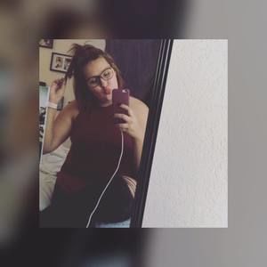 Meet your Posher, Desiree